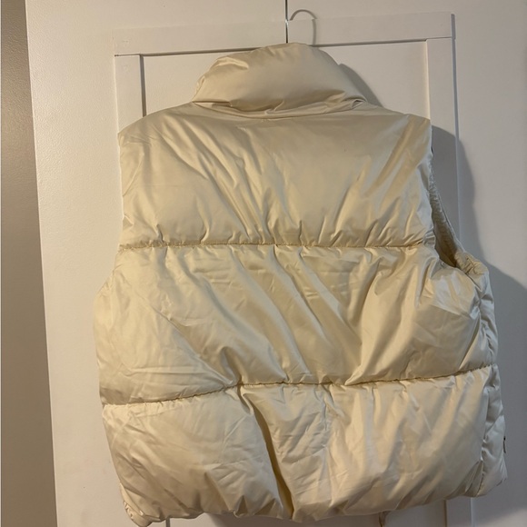 Old Navy Ivory Quilted Vest - Picture 4 of 4